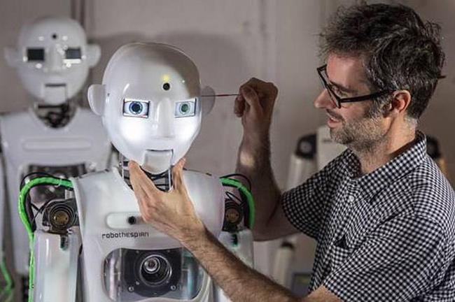 人工智能觉醒英国研发超逼真机器人